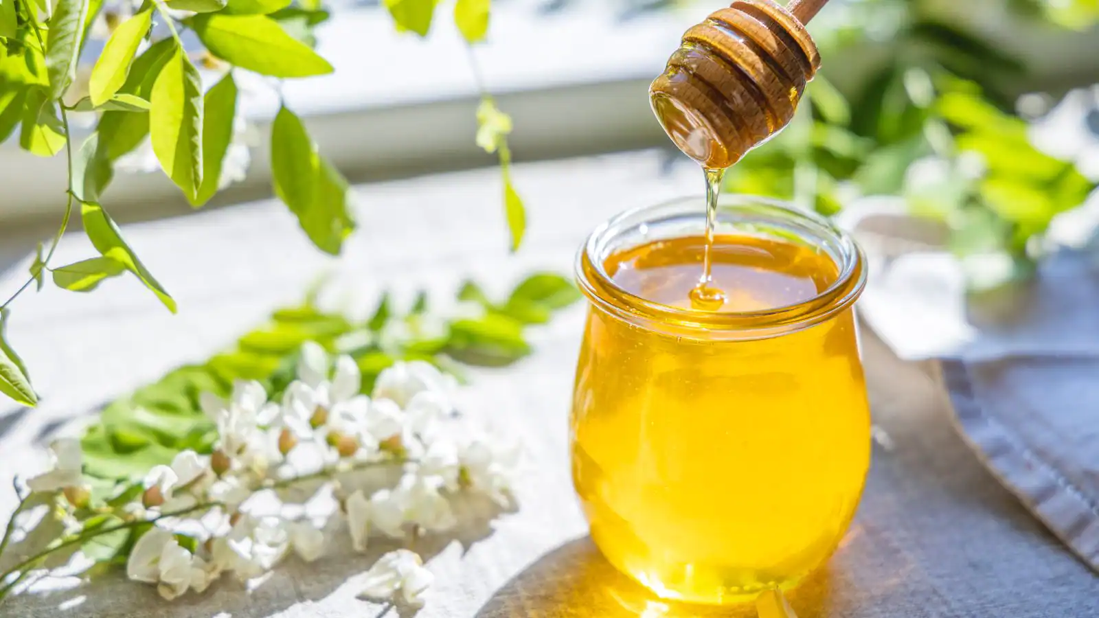 Candy advantages of honey on your pores and skin and and hair
