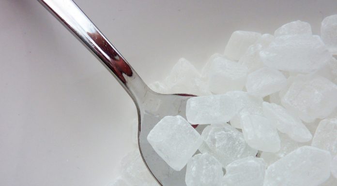A brand new low-calorie sweetener may additionally enhance intestine well being, research reveals