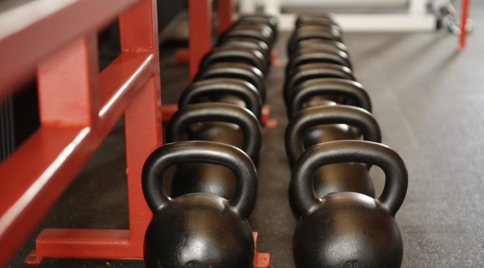 Vegans who elevate weights could have stronger bones than different folks on a plant-based food plan