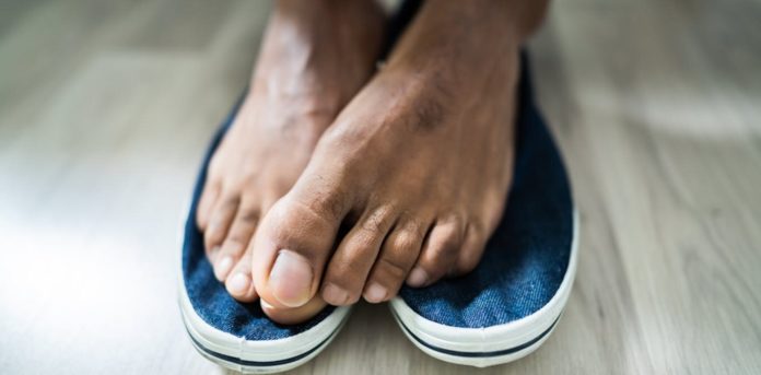 why-do-my-feet-smell-a.jpg