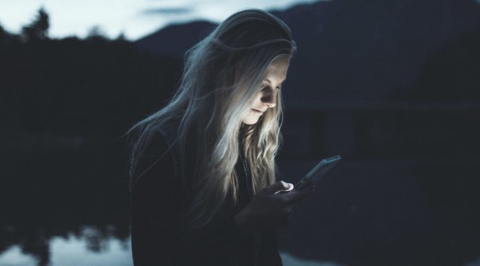 Doomscrolling is actually dangerous in your well being. Listed below are 4 suggestions that will help you cease