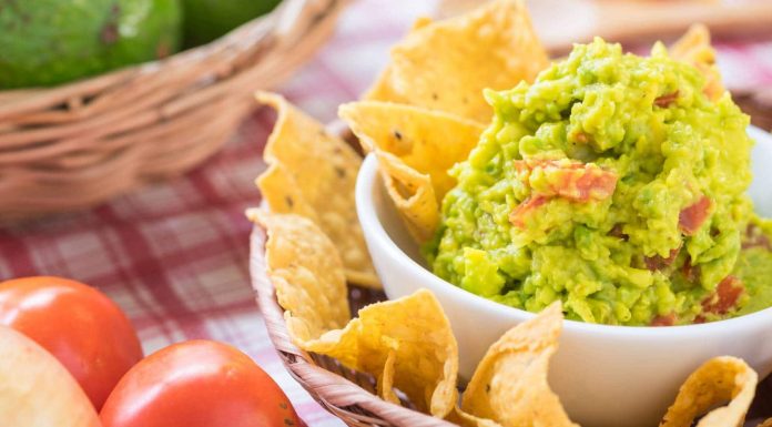 Know learn how to make the genuine Mexican guacamole