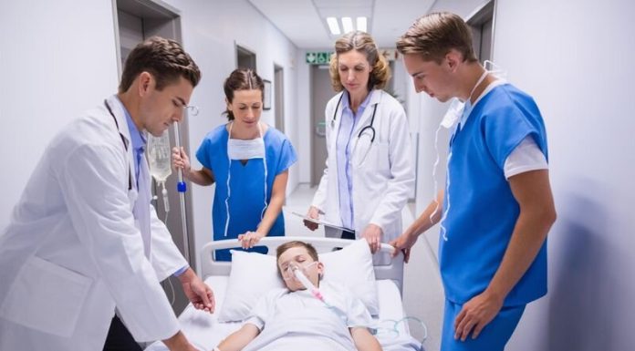 America’s ER docs warn of surge in sufferers attributable to ‘tripledemic’