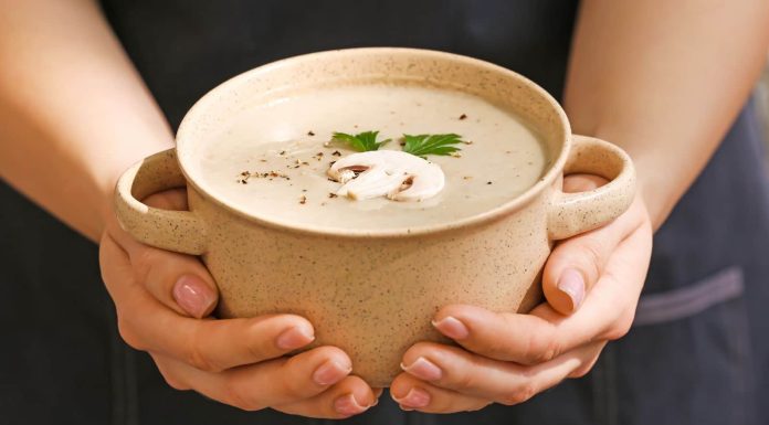 Learn to make mushroom soup with out cream for winter heat!