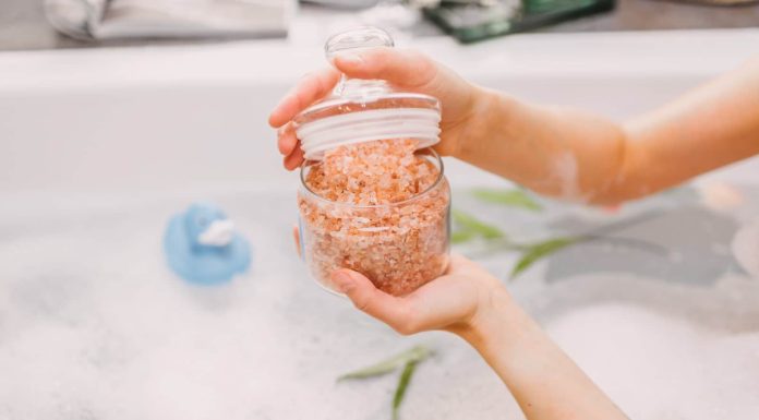 Find out how to chill out your thoughts? Attempt a salt bathtub for these 6 advantages