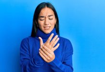 Joint ache in winter: Know what makes it worse and tips on how to stop it