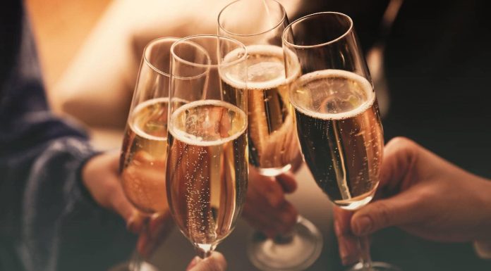Christmas 2022: Know alcohol unwanted side effects on pores and skin earlier than you say cheers