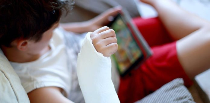breaking-bones-in-chil.jpg