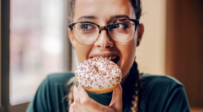 Sugar is likely one of the meals to be averted throughout cough and chilly