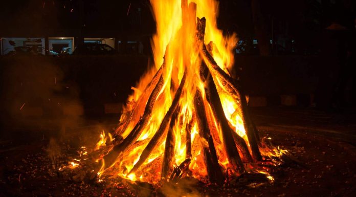 Have a secure Lohri 2023: Know 5 dangers of standing too near it