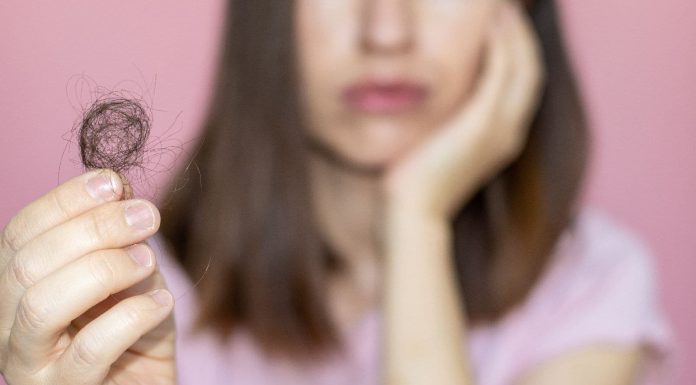 Methods to cope with postpartum hair loss: 4 ideas for each new mom
