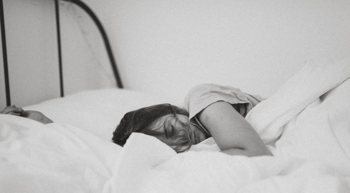 Examine exhibits correlation between poor sleep and suicide threat in college-aged adults