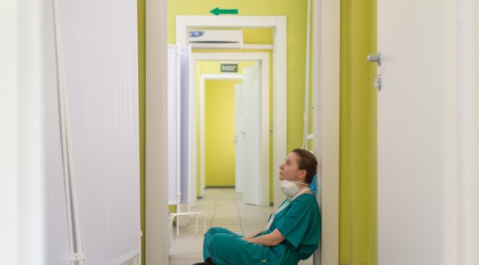 New analysis reveals pandemic’s toll on frontline well being care staff