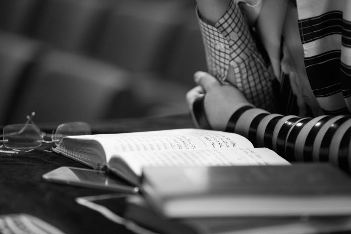 tefillin.jpg
