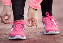 Why choosing the proper strolling sneakers is essential in your well being