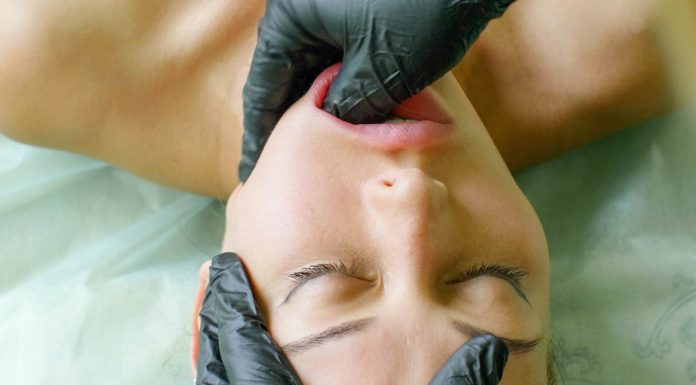 Might buccal therapeutic massage—the newest celeb magnificence development—make you look older, not youthful?