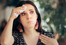 Simple methods to handle sizzling flashes at work throughout menopause