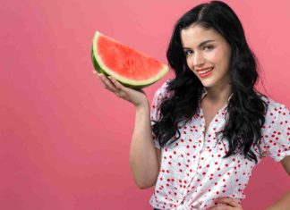 Watermelon vs muskmelon: Which melon boosts your well being extra?