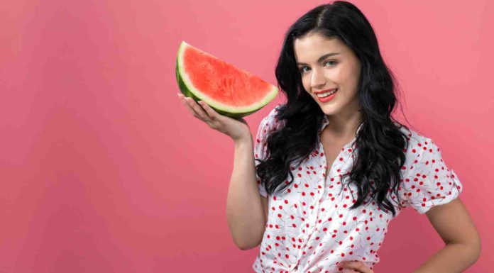 Watermelon vs muskmelon: Which melon boosts your well being extra?