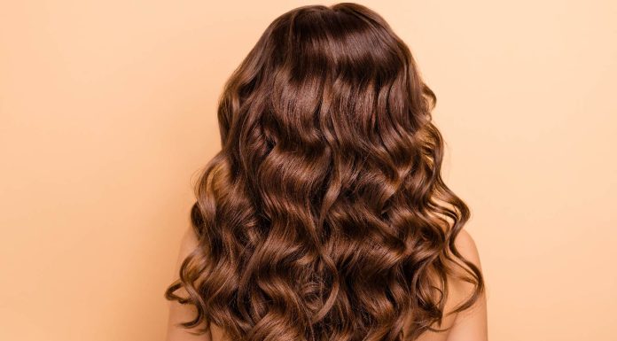 7 pure hair oils to maintain your curls moisturized and bouncy