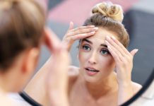 6 make-up errors that may worsen zits in your face
