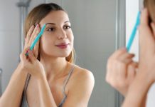 Eradicating facial hair has its professionals and cons! Know all about it