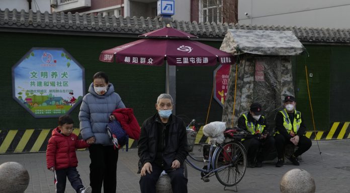 US to loosen up COVID testing guidelines for vacationers from China