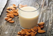 Almond milk advantages for individuals with delicate intestine