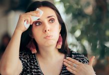 Get non-sticky pores and skin this summer time