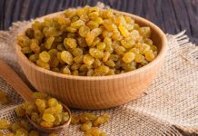 Know the supercool advantages of ingesting raisin water in summer season