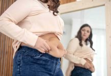 Yoga for stomach fats: 5-minute train for flat tummy