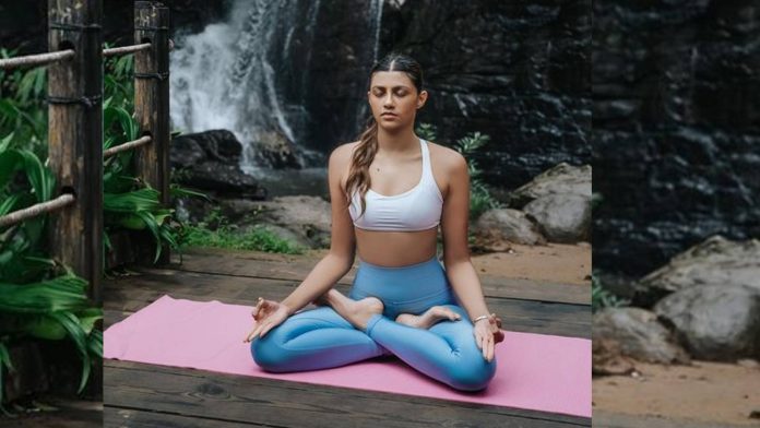 Anshuka-Yoga1.jpg