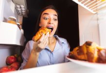 keep away from midnight cravings: 7 weight-reduction plan and way of life ideas