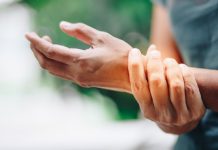 Know the early signs of arthritis