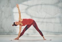 Chandra Namaskar: Advantages and easy methods to do it