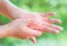 12 causes of toes and finger swelling in winter