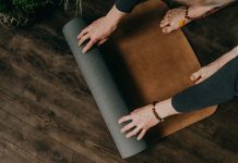 5 greatest cork yoga mats to keep away from slips and skids