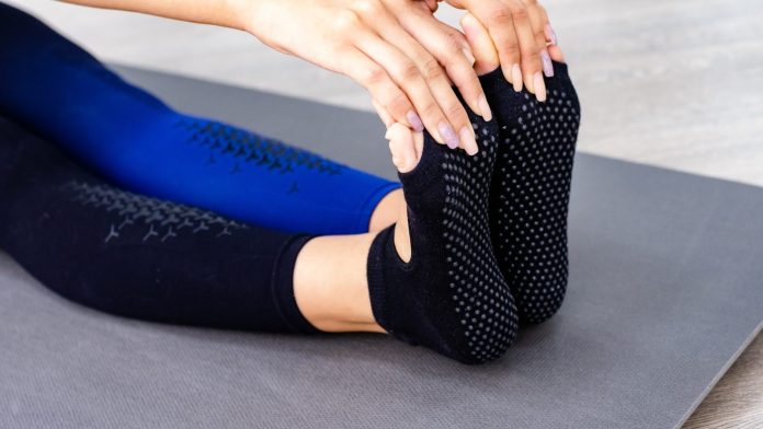 anti-slip-yoga-socks-1.jpg
