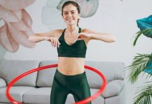 8 well being advantages of hula hoop workout routines