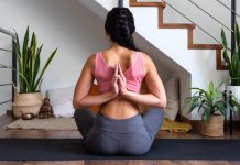 Reverse prayer yoga pose: Advantages of pashchima namaskarasana
