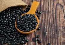 Black Beans: Well being Advantages, Facet Results and Learn how to use it