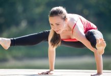Firefly Pose: Advantages of Tittibhasana and do it