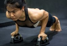 8 push-up bar workouts to do at dwelling