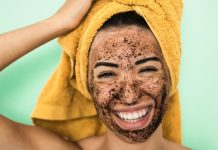 Face scrub information: How to decide on a face scrub on your pores and skin sort