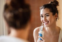 Water flossers: Advantages and unwanted side effects