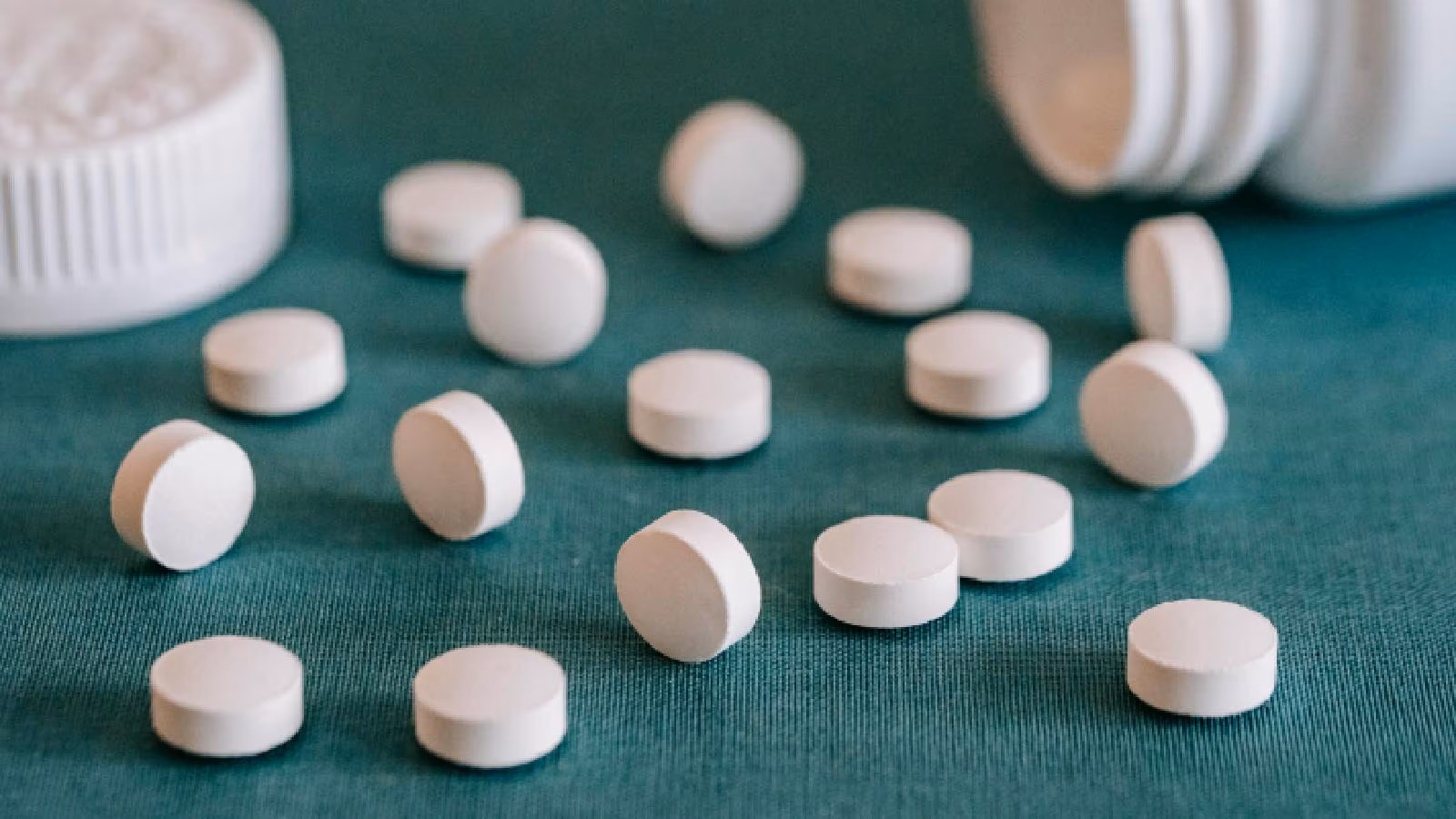 Prime dietary supplements for pores and skin texture and dullness