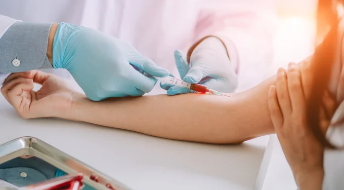 Can folks with diabetes donate blood?